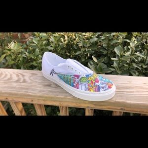 CUSTOM VANS